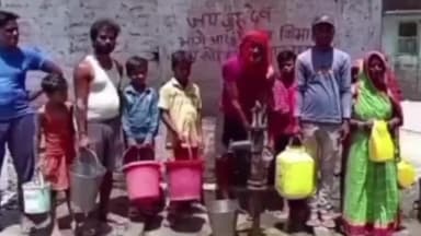 जोगापट्टी: हथिया गांव में पेयजल के संकट हुई उत्पन्न 5 दर्जन से अधिक घरों का चापाकल से नहीं निकल रहा है जल ग्रामीण परेशान