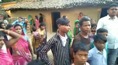 नबीनगर: एतवरन बीघा गांव में 20 वर्ष बाद मां से मिला 5 वर्ष की उम्र में लापता हुआ बेटा, मिलन देखकर भर आई लोगों की आंखें