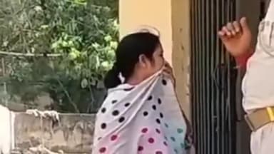 पटना ग्रामीण: पटना के जनकधारी लाल रोड स्थित भट्ठी पर घर में सो रहे एक अधेड़ व्यक्ति की अज्ञात अपराधियों ने गोली मारकर की हत्या