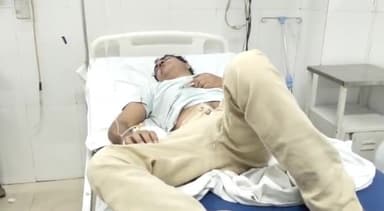 छिबरामऊ: आगरा-लखनऊ एक्सप्रेस वे किमी 157 पर ड्राइवर को नींद आने से डबल डेकर बस क्षतिग्रस्त होने से आधा दर्जन सवारियां हुई घायल