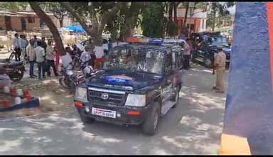 यूपी बलरामपुर में पूर्व सपा विधायक गिरफ्तार 105करोड की सम्पत्ति कुर्क। पुलिस अधीक्षक केशव कुमार ने दी जानकारी। इनके विरु