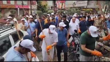 देहरादून: नगर निगम देहरादून की ओर से चलाए जा रहे स्वच्छता अभियान का आज हुआ समापन, सीएम पुष्कर सिंह धामी ने किया प्रतिभाग