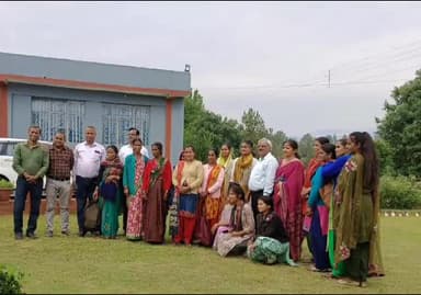 देवाल: सी मैप पुरोडा गरुड़  में अरोमा मिशन फेस तृतीय सगन्ध पौधों पर एक दिवसीय प्रशिक्षण चमोली के 25 किसान हुए शामिल