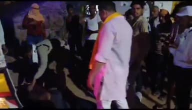 टीकमगढ़: पठा गांव के पास सड़क हादसे में दो लोग गंभीर रूप से हुए घायल, जिला अस्पताल में उपचार जारी