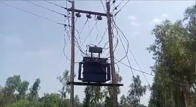 रायबरेली: सरायं मुगला ग्राम में आए दिन फूंक रहा ट्रांसफार्मर, अघोषित कटौती से ग्रामीण परेशान