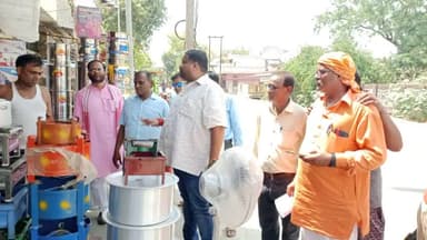 बलरामपुर समाचार आदर्श नगर पालिका के अध्यक्ष डॉक्टर धीरेंद्र प्रताप सिंह धीरू ने नगर वासियों से की अपील नाली पर ना करें अतिक्रमण नाली से अतिक्रमण शीघ्र हटाए इसी माह में सारी नालियों की साफ-सफाई हो जानी चाहिए लापरवा ही किसी भी कीमत पर बर्दाश्