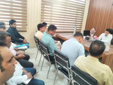 रतिया: अनाज मंडी में मनाया जाएगा योग दिवस, SDM कार्यालय में SDM ने अधिकारियों की ली बैठक व दिए दिशा निर्देश