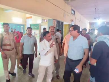 हापुड़: गढ़ रोड स्थित CHC का सदर विधायक विजयपाल आढ़ती ने किया निरीक्षण, अधिकारियों को दिए दिशा-निर्देश