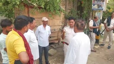 लखीसराय: कोर्ट एरिया के पास बोलेरो व फॉर्च्यूनर कार में हुई टक्कर, फॉर्च्यूनर कार क्षतिग्रस्त; सवार लोगों को आई हल्की चोट