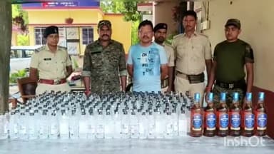 लखीसराय: नगर पुलिस ने बाईपास पुल के नीचे झाड़ी में छुपाई गई 750ml की 6 बोतल विदेशी शराब व 300ml की 300 बोतल देसी शराब की बरामद