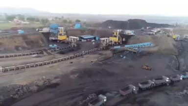 हज़ारीबाग: एनटीपीसी पकरीबरवाडीह कोयला खनन परियोजना के निदेशक शिवम श्रीवास्तव ने परियोजना के अंतर्गत कई कार्यस्थलों का किया दौरा