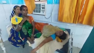 लखीसराय: बरतारा गांव के समीप मुख्य सड़क पर टोटो पलटने से 2 लोग हुए जख्मी