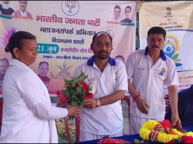 देवाल: योग दिवस पर थराली रामलीला मैदान में विधायक भूपाल राम टमटा जनता के साथ किया योग