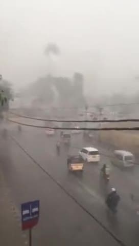 कृपया अपना ध्यान रखें सभी लोग, प्रशासन आपको यू ही सचेत नहीं करता, अपने घर पर रहें। #bealert
#staysafe