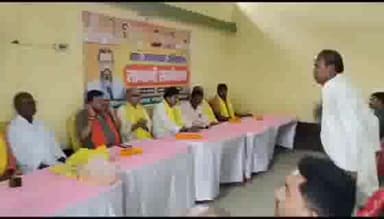 जलालगढ़: प्रखंड प्रमुख के आवास परिसर में जलालगढ़ भाजपा मंडल ने जनसंपर्क अभियान को लेकर  आयोजित की एक बैठक।