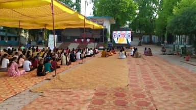 सिहोरा: अंतरराष्ट्रीय योग दिवस पर पंडित विष्णु दत्त विद्यालय में हुआ सामूहिक योग का कार्यक्रम