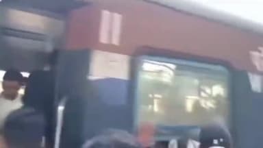 रतलाम नगर: डेमू ट्रेन में दो परिवारों में मारपीट दोनों थाने पहुंचे लेकिन रिपोर्ट नहीं करवाई, रतलाम रेलवे स्टेशन का मामला