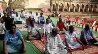 हटा: अंतर्राष्ट्रीय योग दिवस पर हटा रंगमहल में 'योग कार्यक्रम' हुआ आयोजित, हटा विधायक पीएल तंतुवाय हुए शामिल