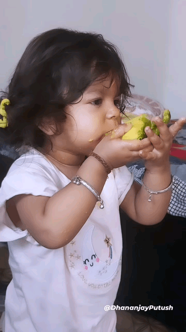 अब ऐसे आम कौन खाता है भाई..वो भी फ्रिज से गायब करके..😀🤦‍♂️


#बिटिया_रानी #mangolover 
-----
धनंजय कुमार पुटूस | dhananjay kumar putush | 21/06/202