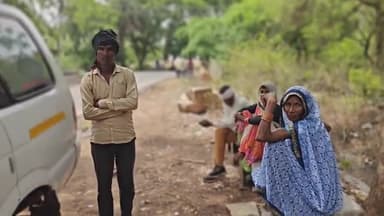 झांसी: घटोरिया पूजने गए युवक को बाइक ने मारी टक्कर, झांसी मेडिकल कालेज में उपचार के दौरान हुई मौत