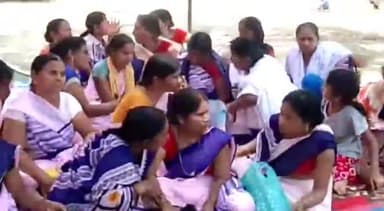 करपी: करपी सामुदायिक स्वास्थ्य केंद्र में आशा संयुक्त संघर्ष मंच के द्वारा धरना प्रदर्शन किया गया, मांगों का ज्ञापन सौंपा गया