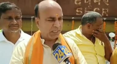 फारबिसगंज: आज फारबिसगंज के भाजपा विधायक विद्यासागर केसरी ने बथनाहा में कार्यकता से मिले