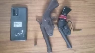 हिलसा: लालसी विगहा मोड़ के पास दो हथियार, दो जिंदा कारतूस, मोटरसाइकिल व मोबाइल को पुलिस ने किया ज़ब्त, एक अपराधी गिरफ्तार