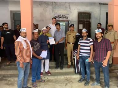 #AAP_जिला_अध्यक्ष के नेतृत्व में #क्रांतिकारी साथियों सहित #बिजली_कटौती के खिलाफ #धरना_प्रदर्शन एवं #ज्ञापन सौपा गया