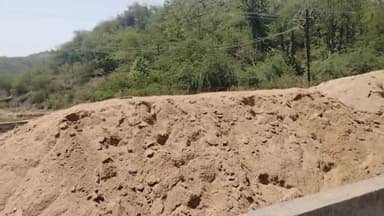 गोड्डा: NGT के निर्देश के खिलाफ गोड्डा के विभिन्न क्षेत्रों में अवैध रूप से बालू तस्करी जारी