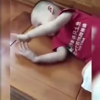 #यह नई बीमारी आई है
बच्चों में सबसे पहले
आने वाले भविष्य की महामारी होगी यह!!
कोई बता सकते हैं- यह क्या बीमारी है??
#mobile 
#onlinegaming #Disaster