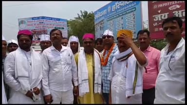 दरभंगा: कर्पूरी चौक पर प्राथमिक शिक्षक संघ ने निकाली अधिकार रैली, अपनी मांगों को लेकर किया प्रदर्शन