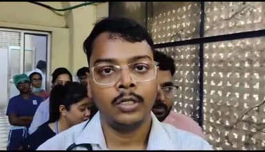 अलवर: राजीव गांधी सामान्य अस्पताल के रेजिडेंट डॉक्टरों ने अपनी मांगों को लेकर की पेन डाउन हड़ताल जिला अध्यक्ष डॉ दीपक वर्मा