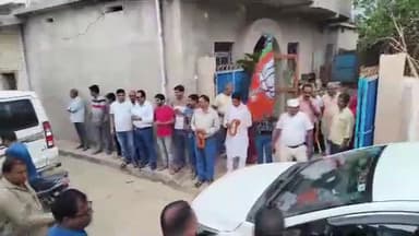 हज़ारीबाग: भाजपा के प्रदेश संगठन प्रभारी पहुंचे जिनगा, महा जनसंपर्क अभियान के तहत वरिष्ठ जनों से की वार्ता