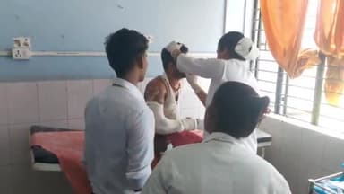 लखीसराय: हलसी थाना क्षेत्र के मोहद्दीनगर चौक पर दो ई-रिक्शा वाहनों की हुई टक्कर, घायल चालक को सदर अस्पताल में कराया भर्ती