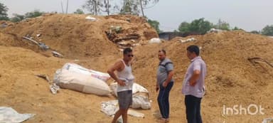 करपी: करपी पहुंच जिला परिषद अध्यक्ष प्रतिनिधि सुधीर शर्मा ने पशु चारा व्यापारी से मिलकर अग्निकांड में हुई क्षति का लिया जायजा