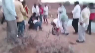 करछना: पहाड़ी कला गांव में प्रधानपति व शिकायतकर्ता के बीच हुई मारपीट में पुलिस ने 5 लोगों पर दर्ज किया मुकदमा