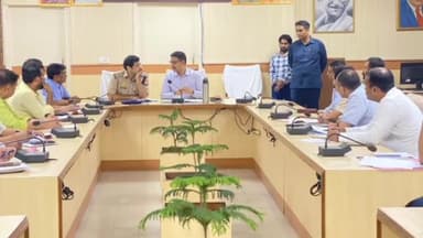 गाज़ियाबाद: मादक पदार्थों की बिक्री तस्करी को रोकने व नारको कोऑर्डिनेशन सेंटर को लेकर कलेक्ट्रेट सभागार में  DM द्वारा की गई बैठक