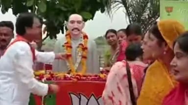 रतलाम नगर: भाजपा के पित्र पुरुष डॉ श्यामा प्रसाद मुखर्जी के बलिदान दिवस पर भाजपा जिलाध्यक्ष लुनेरा के नेतृत्व में दी श्रद्धांजलि