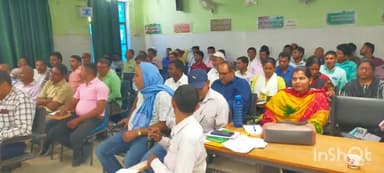 लखीसराय: जिला कृषि कार्यालय के सभागार में बेरोजगार युवकों को देशी कार्यक्रम के तहत दिया जा रहा प्रशिक्षण