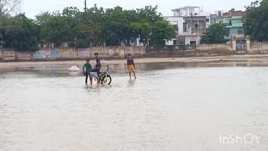 अंचल में बारिश से डबरा शहर के विकास कार्यों की खुली पोल, स्टेडियम ग्राउंड सहित सड़कों पर भरा पानी