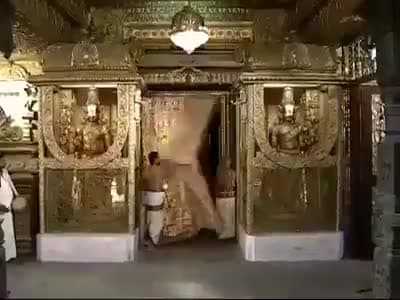 ऊँ श्री तिरूपति बालाजी की Live दर्शन 🙏

#जय #बाला #जी #महाराज 🙏
#God #Balaji #Venkateswara #live