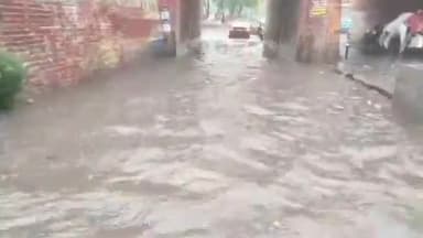 हरिद्वार: रानीपुर मोड़ के समीप रेलवे पुलिया के नीचे देर रात से हो रही बारिश के कारण हुआ जलभराव, आमजन परेशान