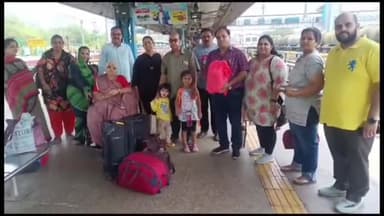 रतलाम नगर: काकानी सोशल वेलफेयर फाउंडेशन से जुड़े समाजसेवी की मदद से गंगा नदी में अस्थियां विसर्जन के लिए रवाना