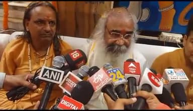 बरेली: शायमगंज के साई मंदिर में कांग्रेस नेता आचार्य प्रमोद कृष्णम ने कहा- पीएम कैंडिडेट कांग्रेस का ही होगा