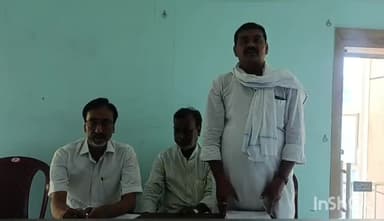 जहानाबाद: फिदा हुसैन मोड़ के पास नगर परिषद के नवनिर्वाचित वार्ड सदस्यों के द्वारा एक निजी हॉल में बैठक का किया गया आयोजन