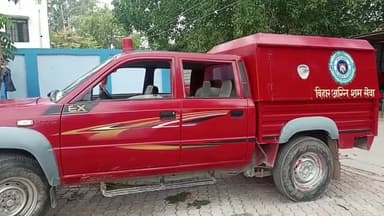 लखीसराय: लखीसराय बिहार अग्निशम सेवा में कार्यरत ड्राइवर सुमित की तबीयत हुई खराब अस्पताल में भर्ती