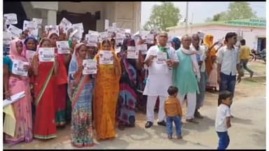 सरई: ग्राम पिपरा एवं मकरोहर में कांग्रेस ने 100 महिलाओं के नारी सम्मान योजना के भरवाए फॉर्म