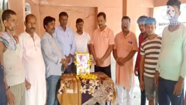 तुरकौलिया: प्रखंडक्षेत्र के शंकर सरैया में डा श्यामा प्रसाद मुखर्जी की मनाई गई पूण्य तिथि भाजपा कार्यकर्ताओं ने पुष्प अर्पित किया