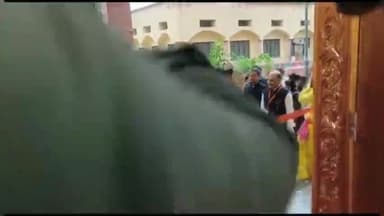 मथुरा: सीएम योगी ने कलेक्ट्रेट स्थित ब्रज विकास परिषद कार्यालय का विधि विधान के साथ किया शुभारंभ रिबन काट कर किया प्रवेश