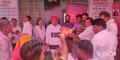 खाजूवाला: आपदा प्रबंधन मंत्री गोविंद राम मेघवाल ने बदरासर में आयोजित शिविर का किया निरीक्षण।